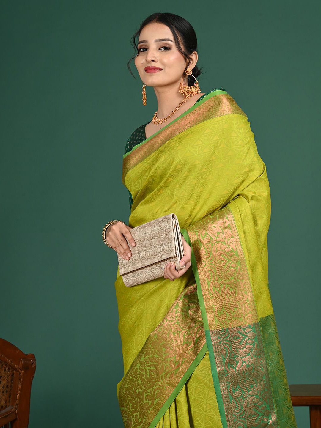 

HELLA FASHIONS Woven Design Zari Art Silk Saree, Lime green