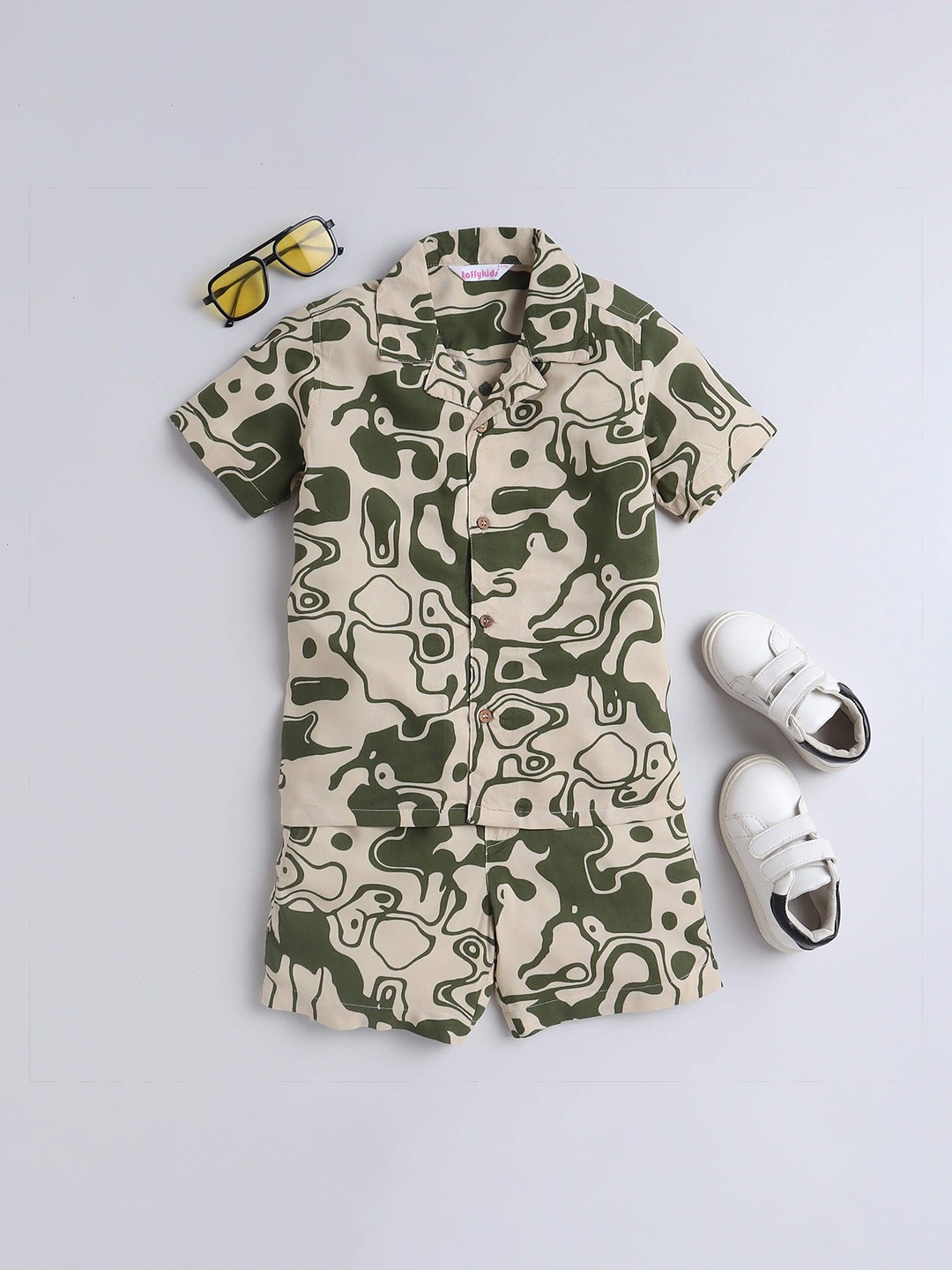 

taffykids Boys Printed Shirt with Shorts, Beige