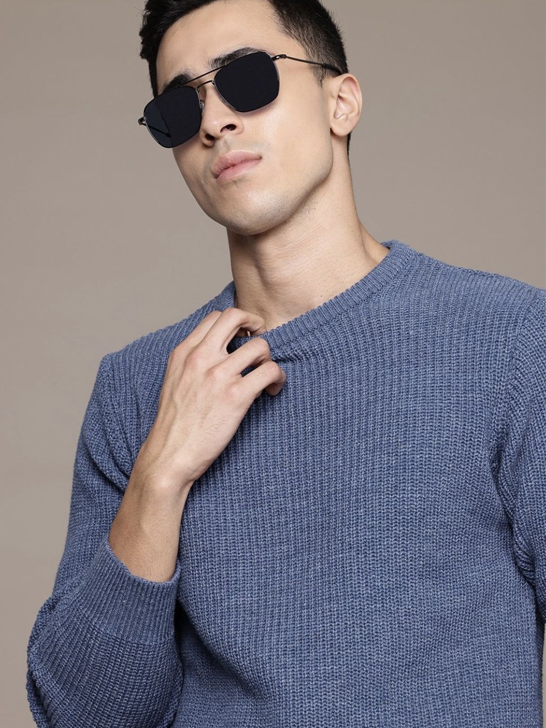 

The Roadster Lifestyle Co Round Neck Sweaters, Blue