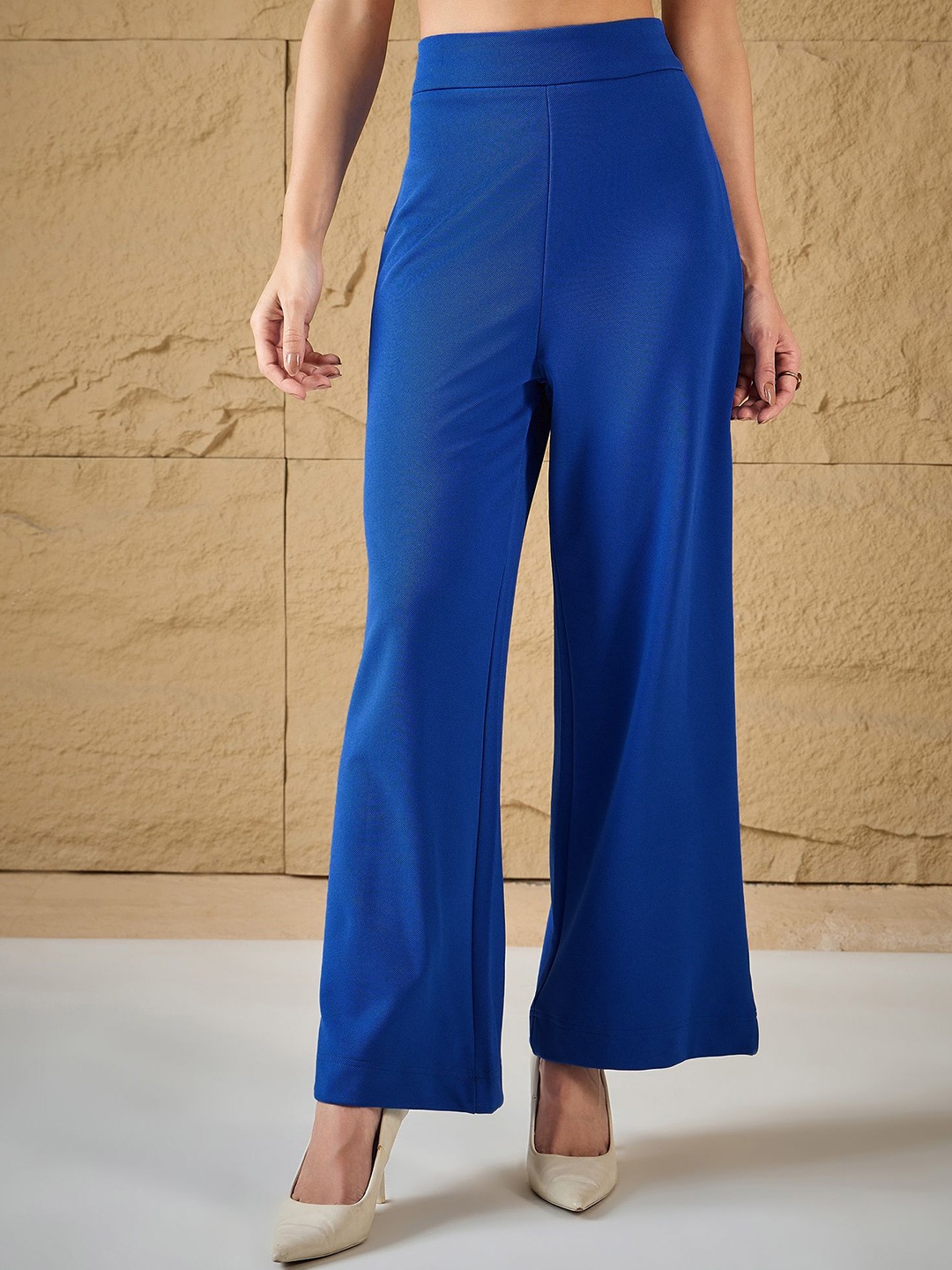 

MAGRE Women Relaxed Flared Regular Trousers, Blue