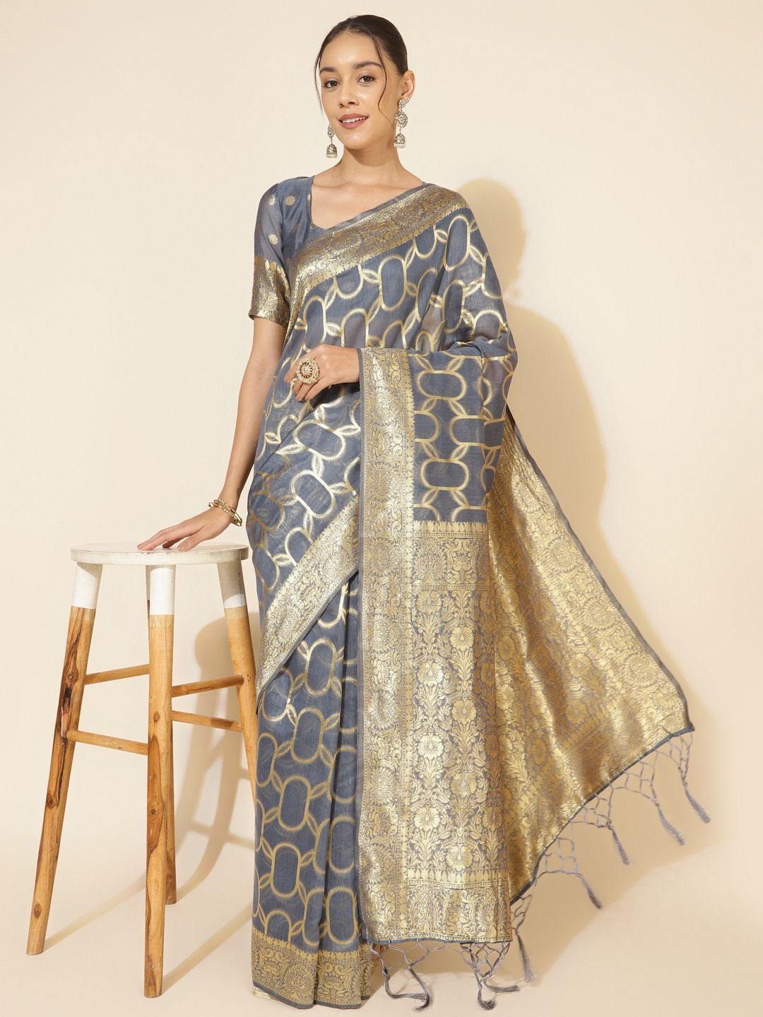 

KALINI Grey Chanderi Silk Geometric Design Saree with Unstitched Blouse Piece