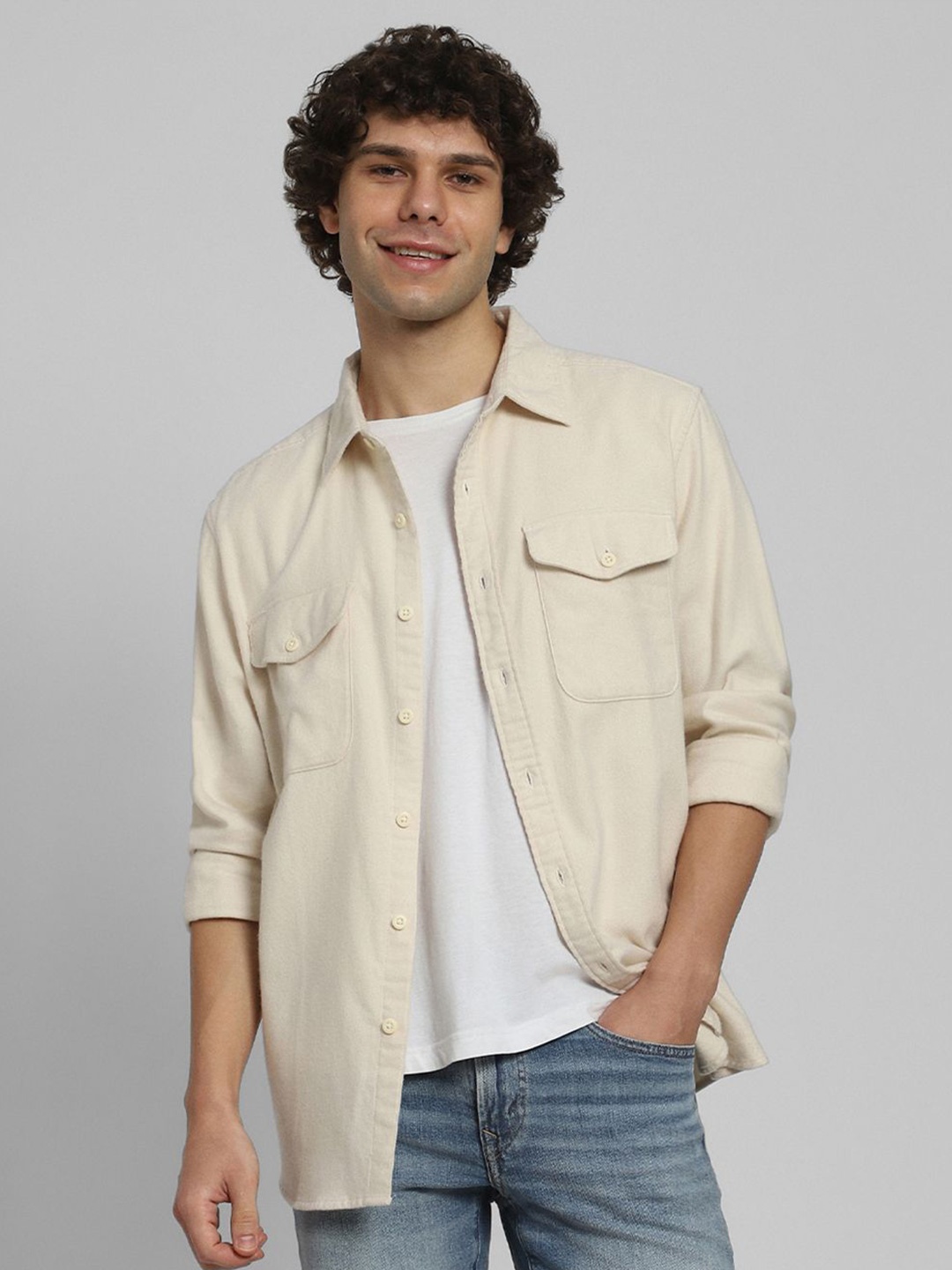 

AMERICAN EAGLE OUTFITTERS Men Spread Collar Solid Cotton Casual Shirt, Cream