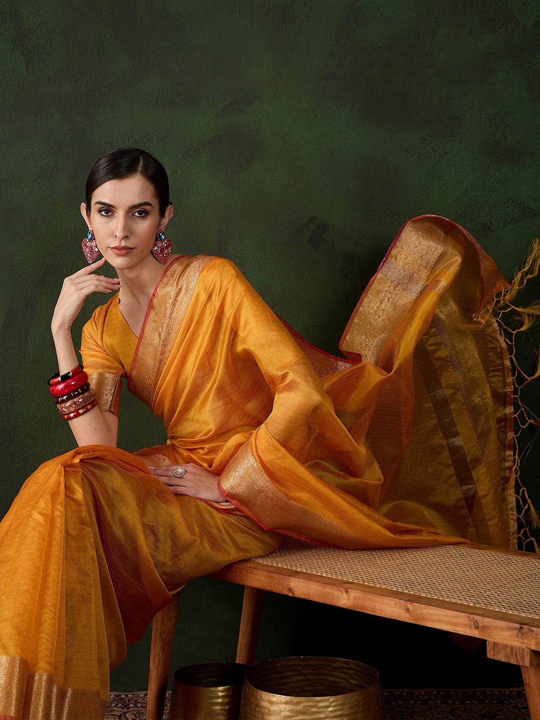 

Sangria Kanjeevaram Woven Design Organza Saree With Blouse Piece, Yellow