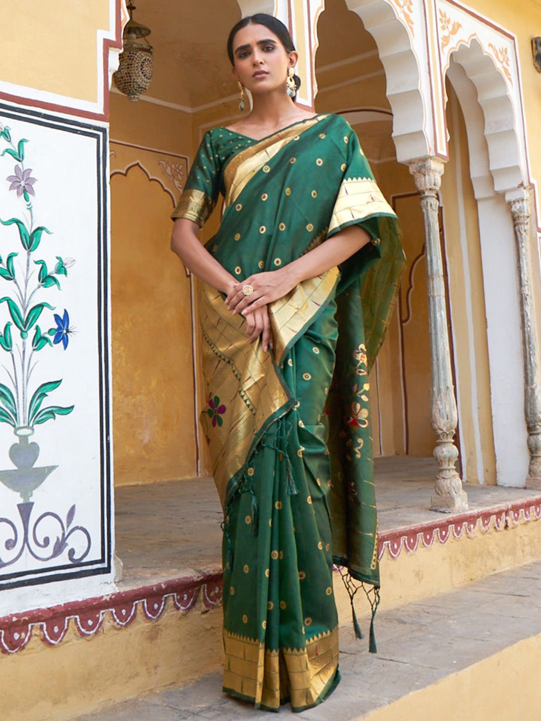 

KALINI Green Paithani Silk Ethnic Motifs Saree with Unstitched Blouse Piece