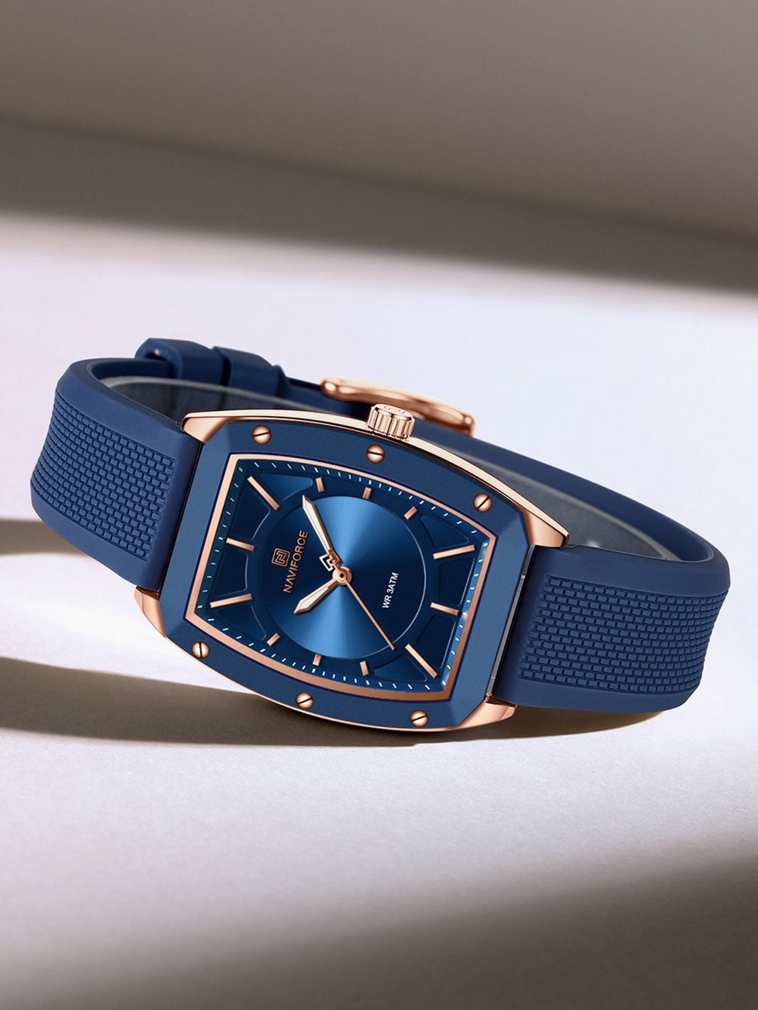 

Naviforce Women Dial & Straps Analogue Watch NF5049_RG BE BE_, Blue