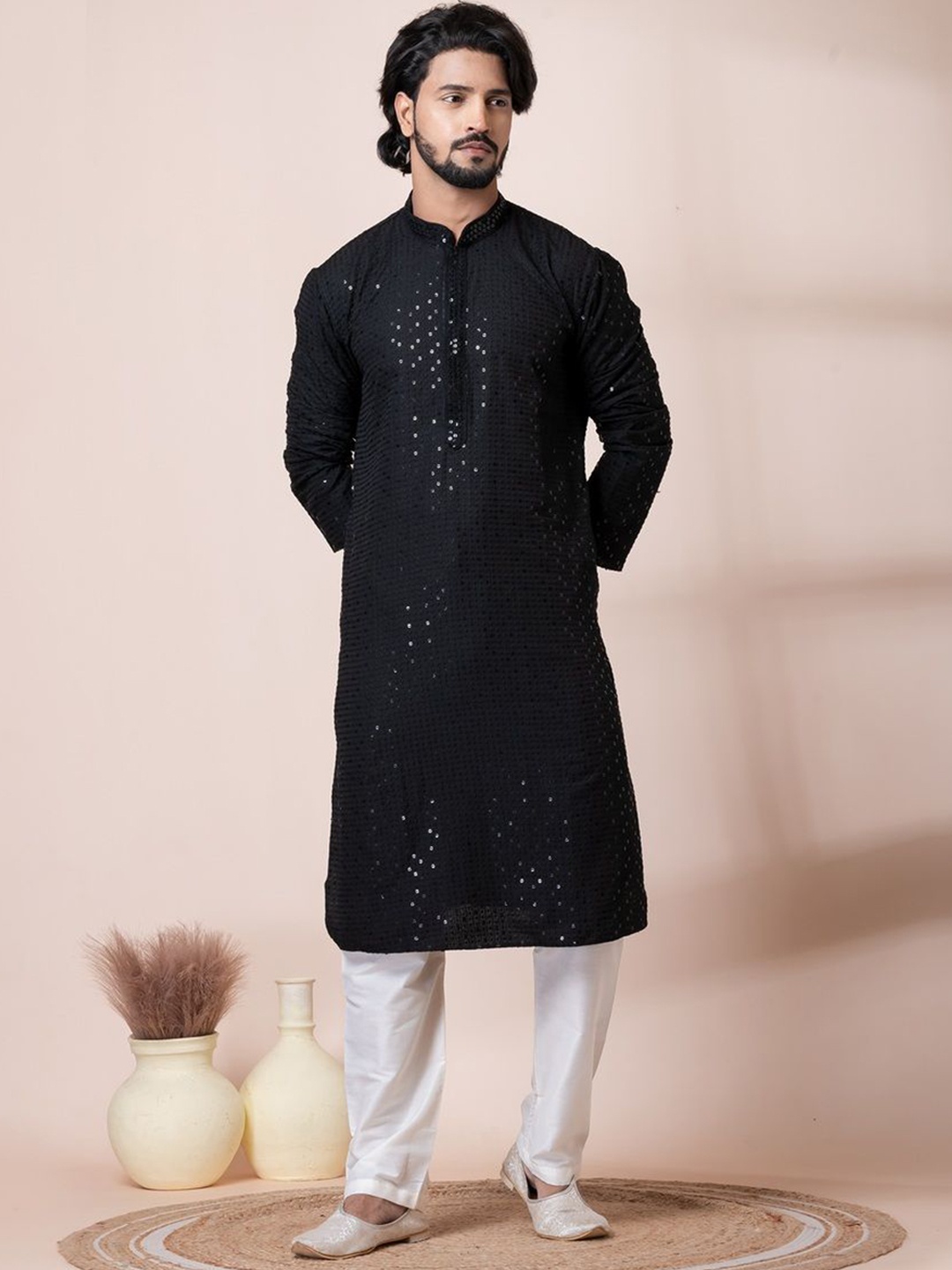 

HU - Handcrafted Uniquely Men Geometric Embroidered Kurta, Black