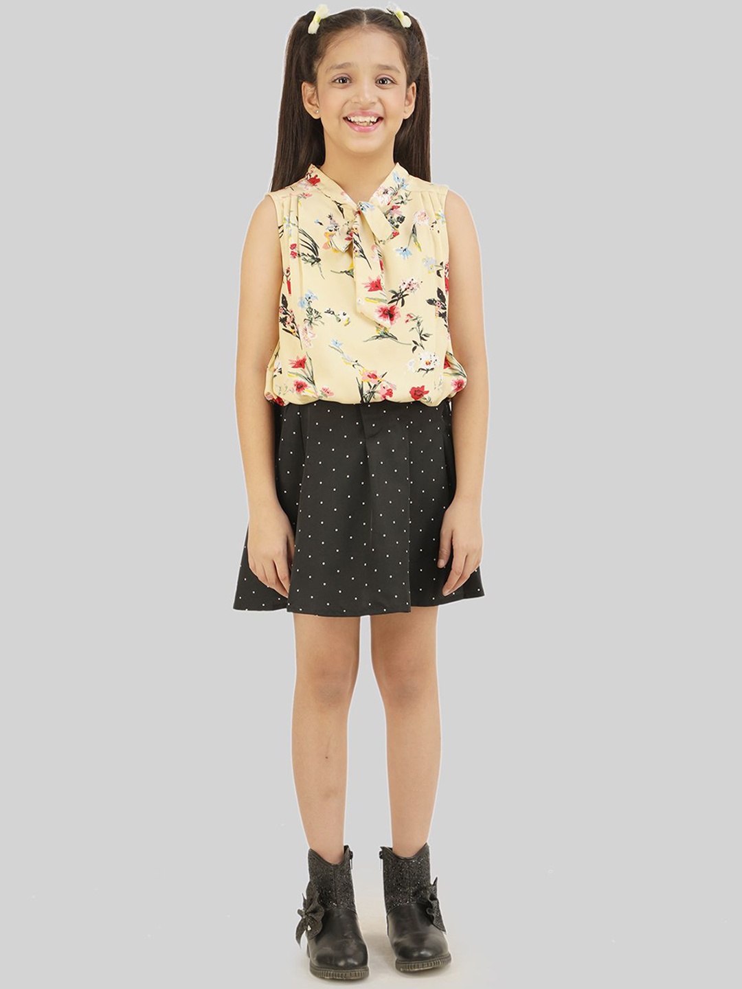 

BEING NAUGHTY Girls Printed V-Neck Sleeveless Top With Skirt, Black