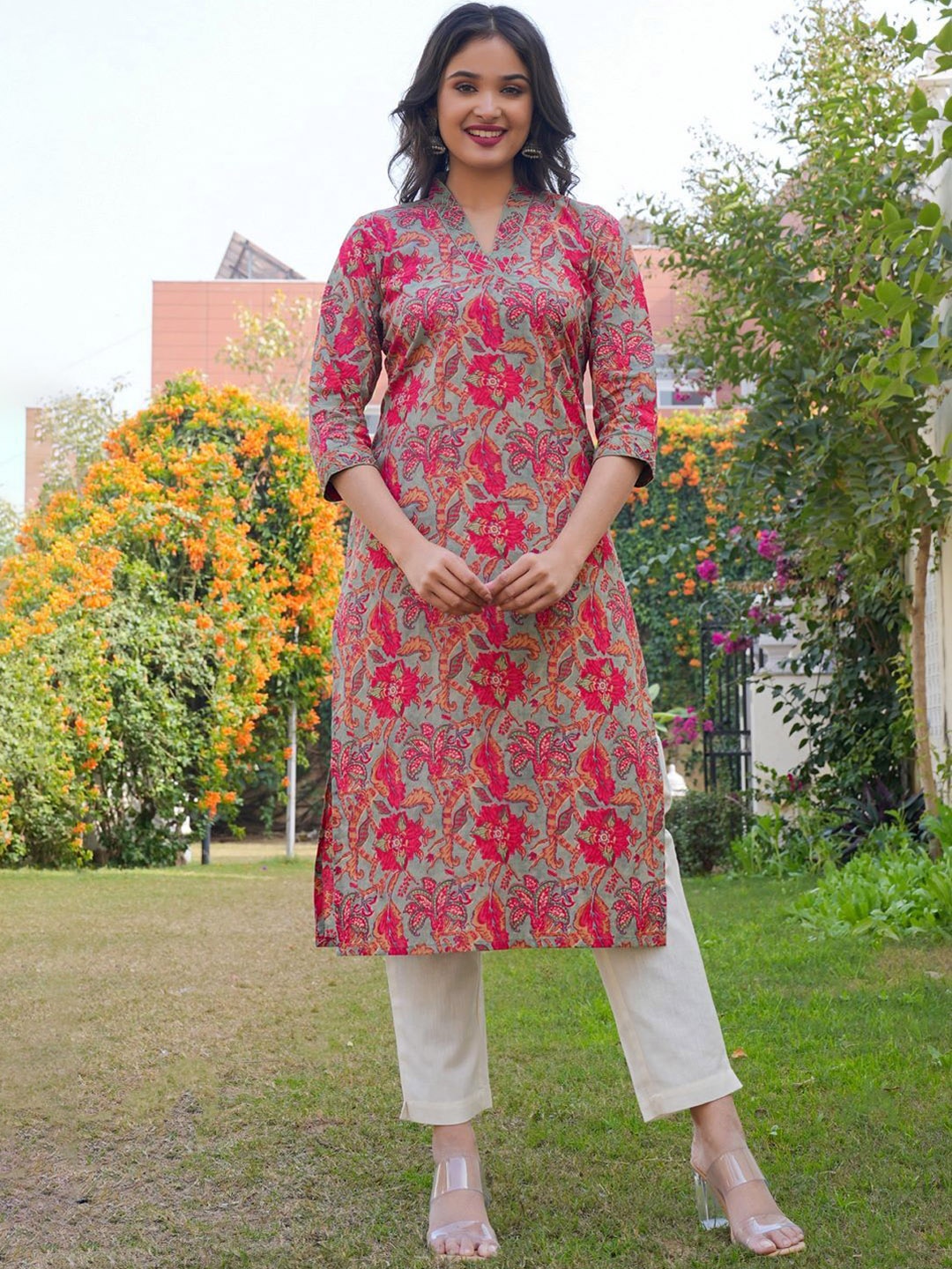 

Vbuyz Floral Printed V-Neck Three-Quarter Sleeves Pure Cotton Straight Kurta, Pink