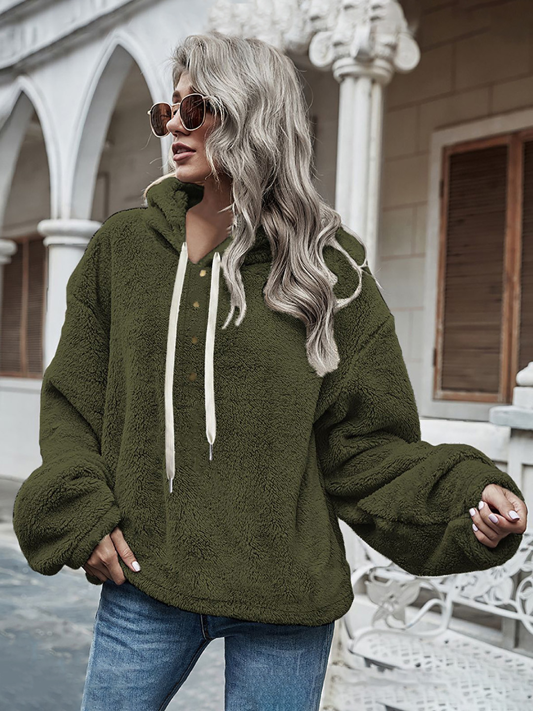 

StyleCast x Revolte Long Sleeves Sweatshirt, Olive