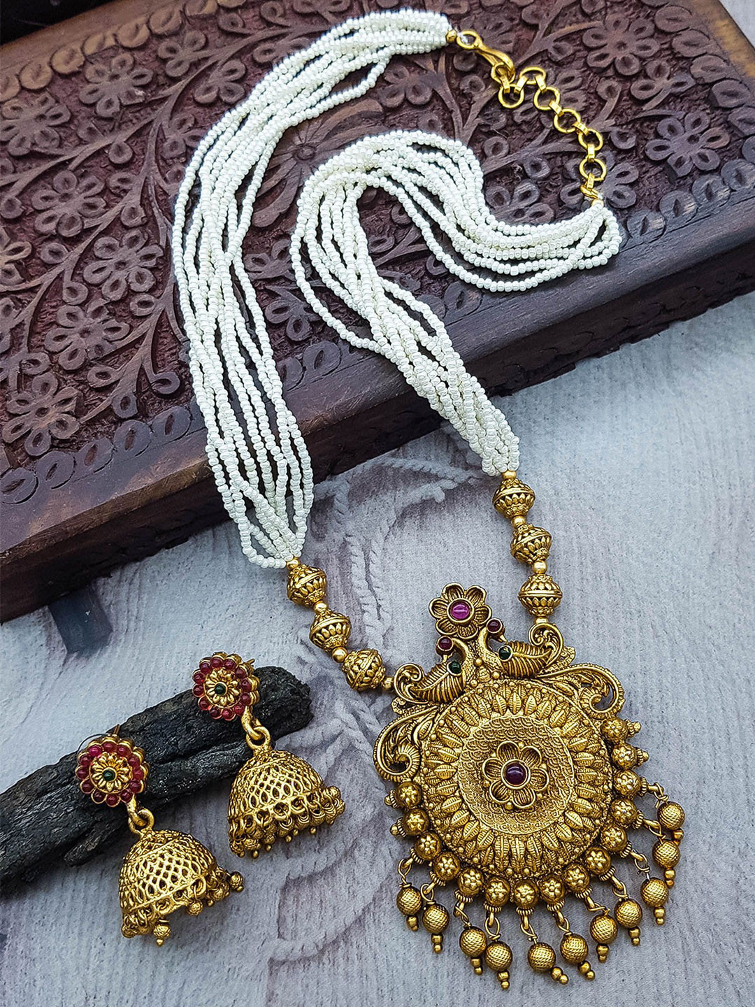 

GRIIHAM Gold-Plated Cubic Zirconia Stone Studded & Pearls Beaded Jewellery Set