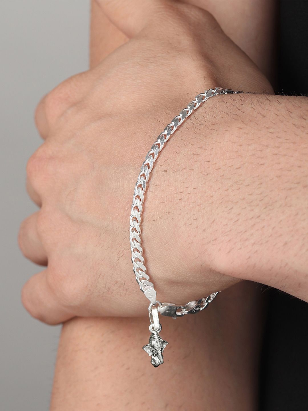 

AKSHAT SAPPHIRE Men 92.5 Sterling Silver God Ganesh Charm Bracelet