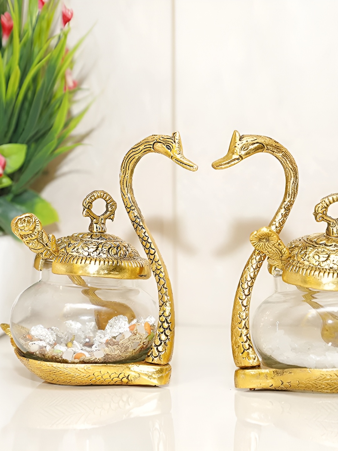 

NAYRA HANDICRAFTS Gold-Toned Figurine Showpiece
