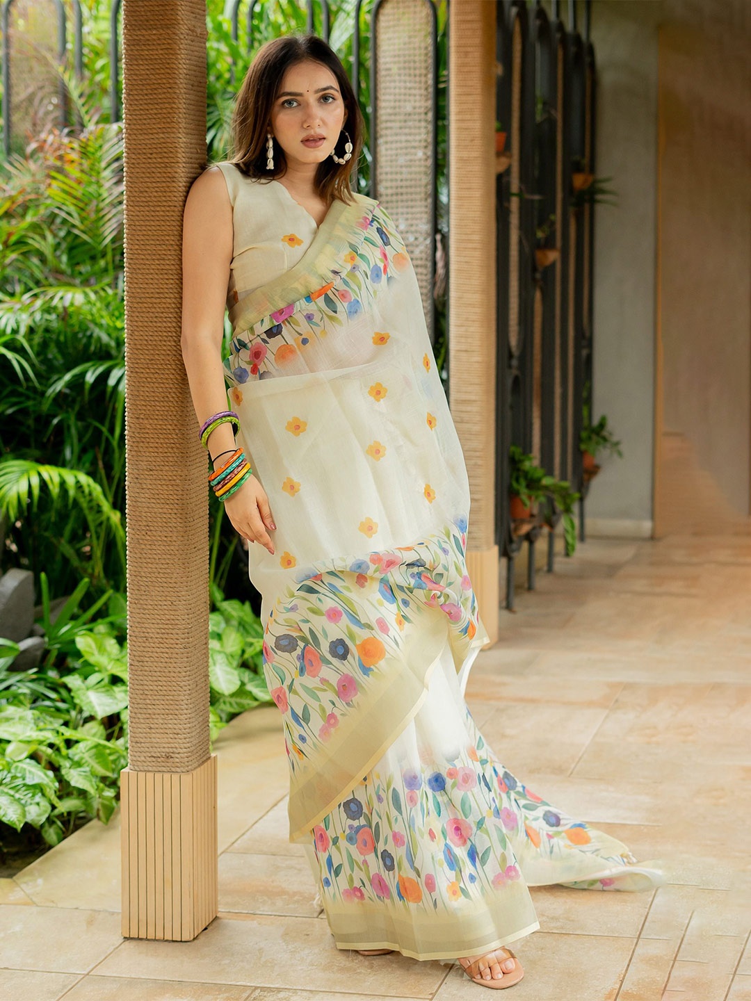 

KALINI Floral Printed Muga Saree With Blouse Piece, Cream