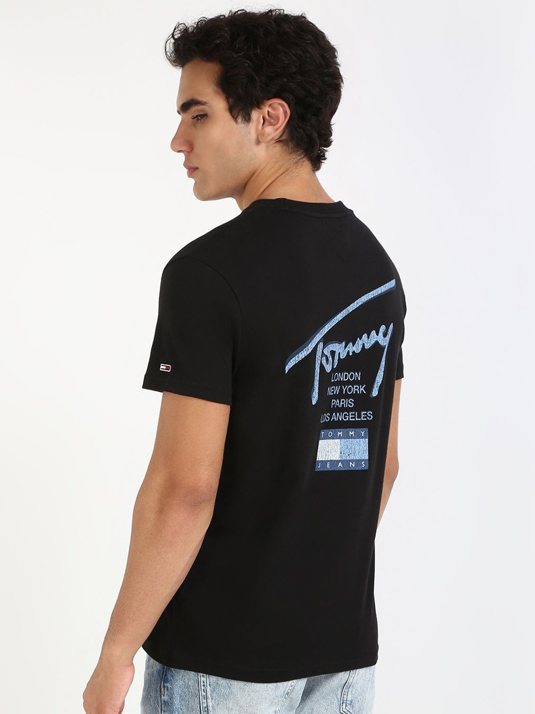 

Tommy Hilfiger Men fashion Typography Printed Regular Fit Cotton T-shirt, Black