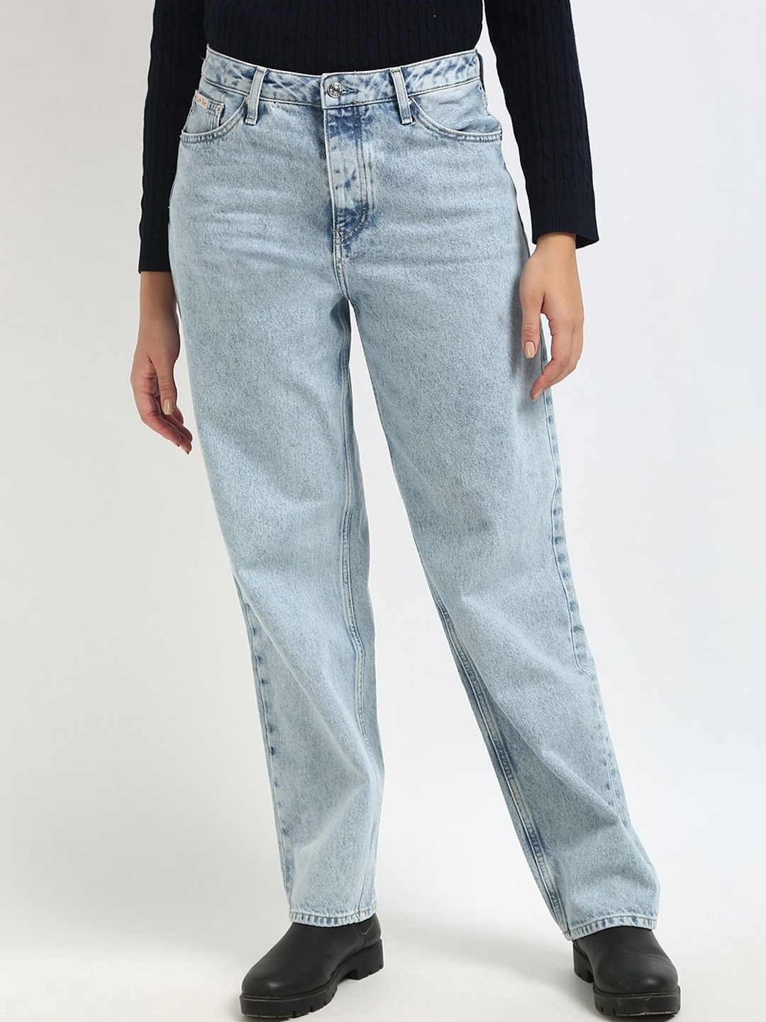 

Calvin Klein Jeans Women Highly Distressed Mid-Rise Heavy Fade Jeans, Blue