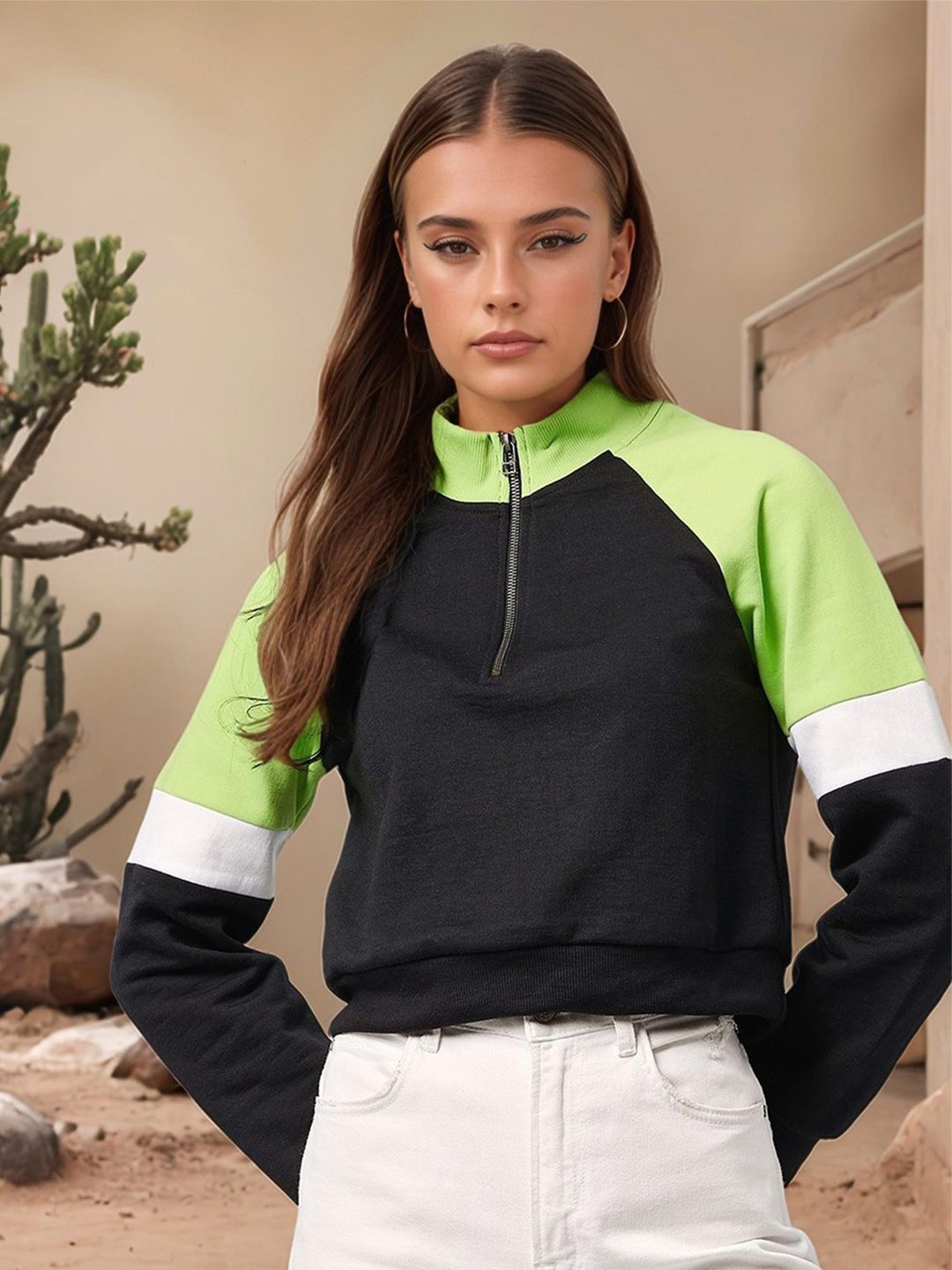 

ZYNG Women Colourblocked Sweatshirt, Black