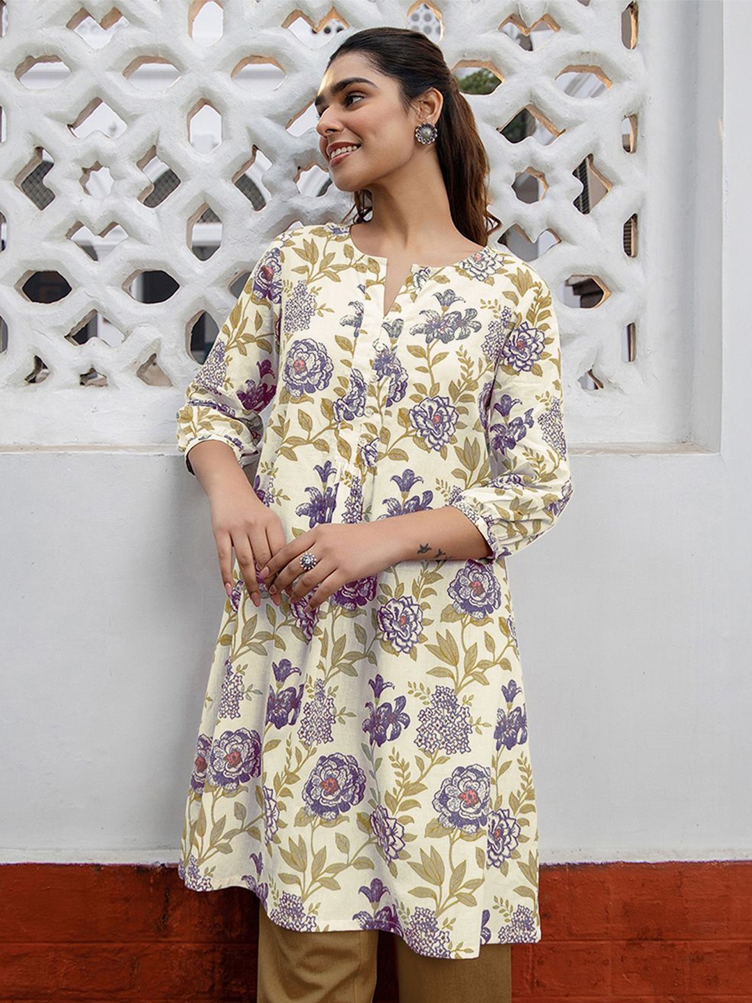

Janasya Women's Off White Pure Cotton Floral Printed A-Line Tunic