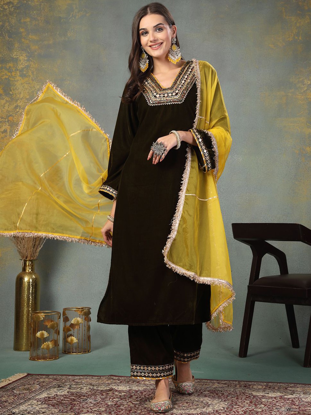 

Stylum Women Embroidered Regular Mirror Work Velvet Kurta with Trousers & With Dupatta, Green