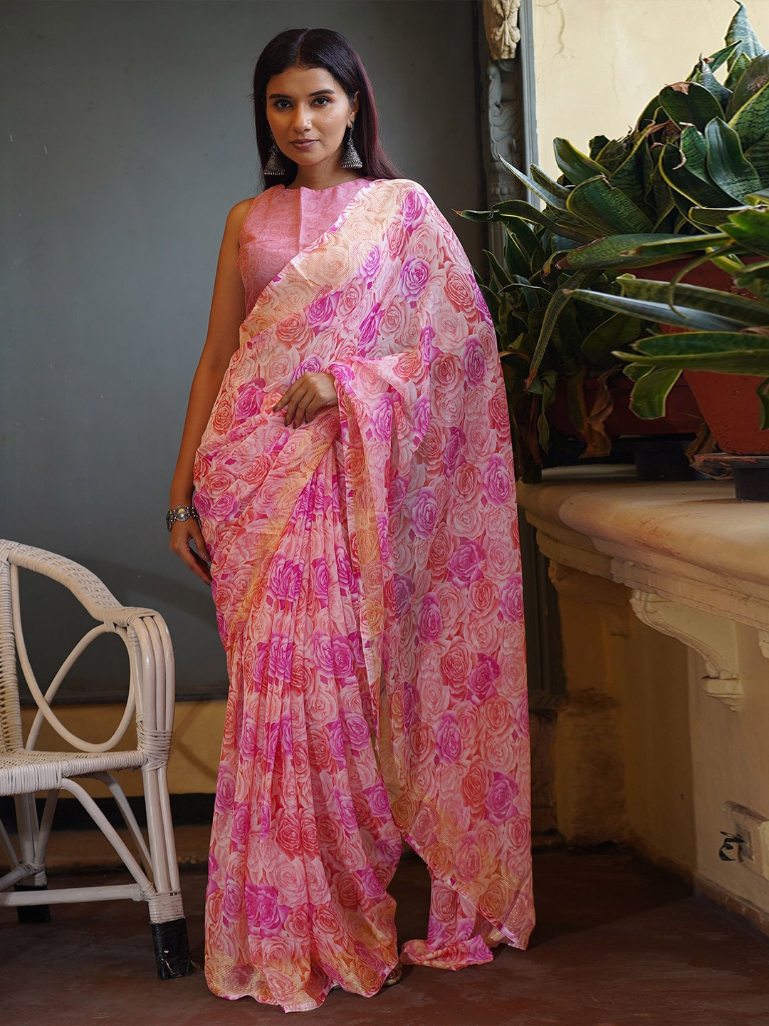 

KALINI Floral Printed Saree With Blouse Piece, Peach