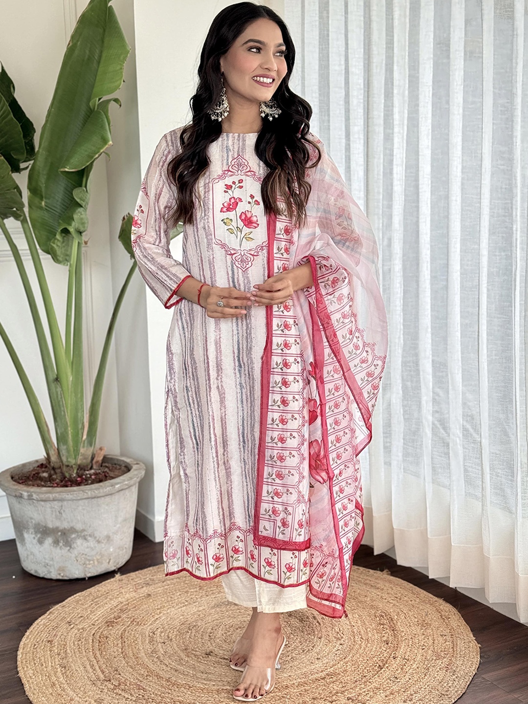 

TWINS LADY Women Ethnic Motifs Printed Regular Thread Work Chanderi Silk Kurta with Trousers & With Dupatta, White