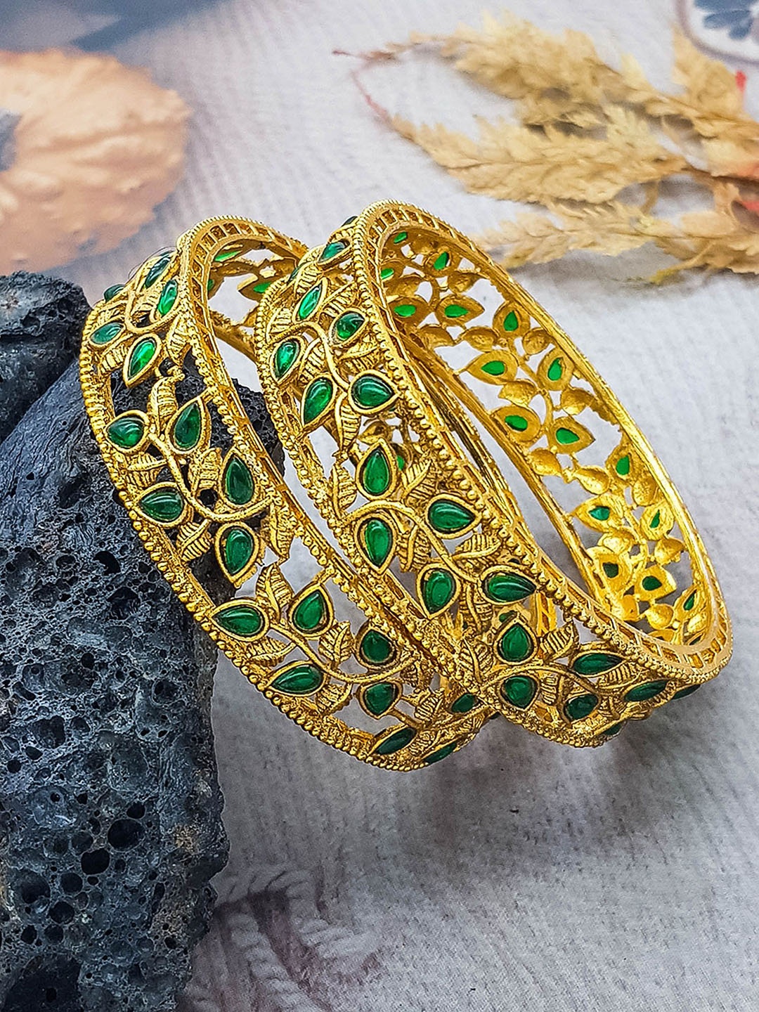 

GRIIHAM Set Of 2 Gold-Plated AD-Studded Bangles