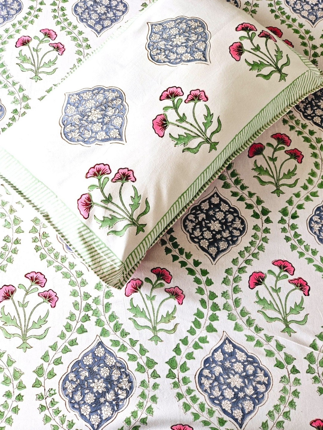 

Feels Like Home White & Pink Floral King Bedsheet with 2 Pillow Covers