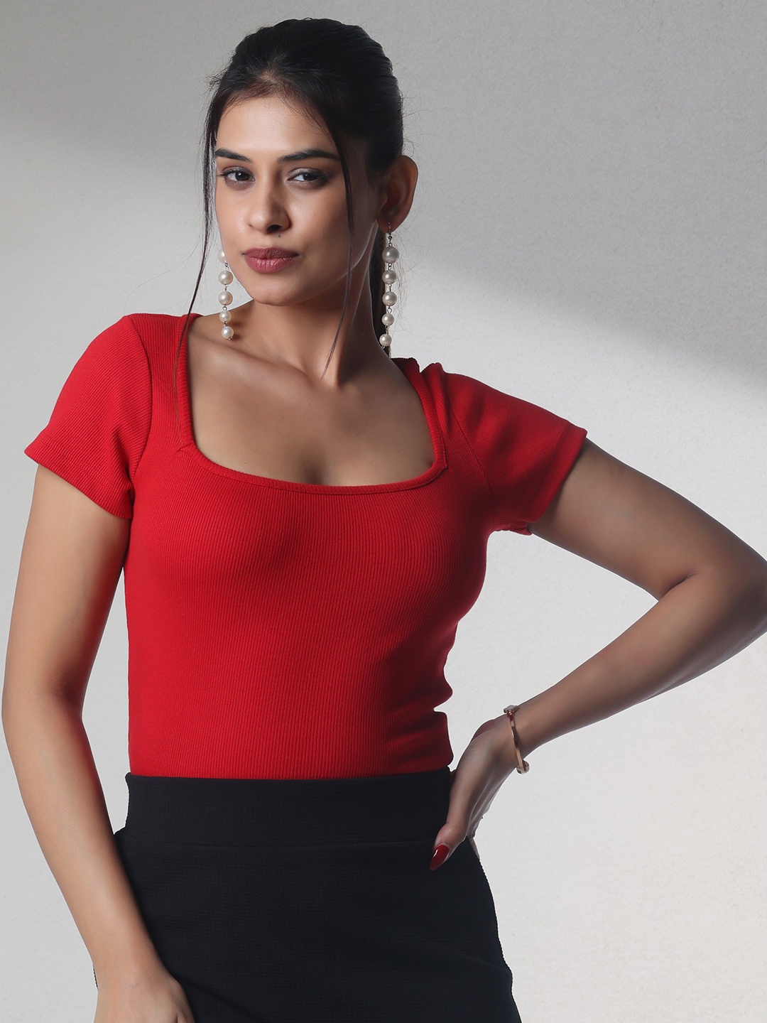 

The Roadster Lifestyle Co Women Cotton Scoop Neck Tank Top, Red