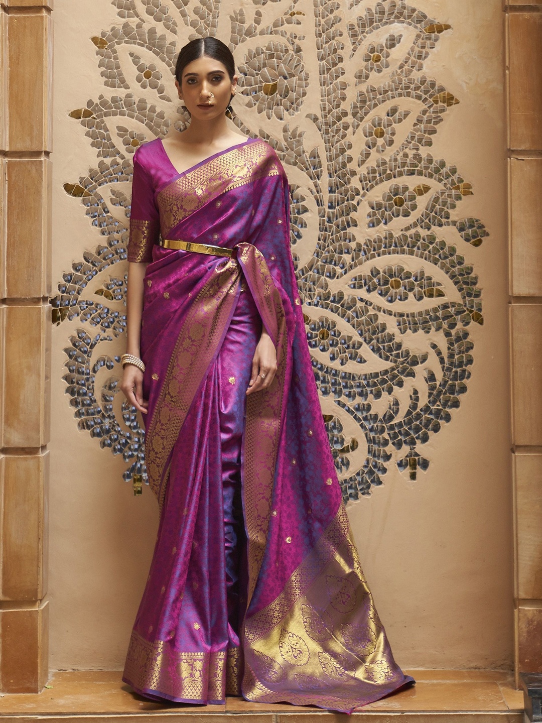 

Rujave Paisley Woven Design Zari Saree, Purple