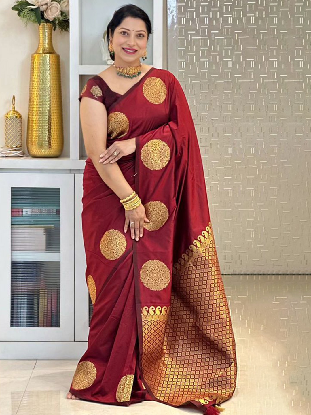 

KALINI Woven Design Zari Banarasi Saree, Red