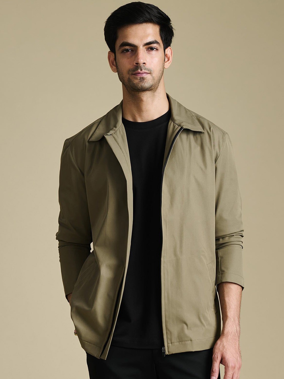 

Beyours Men Spread Collar Solid Casual Bomber Jacket, Beige