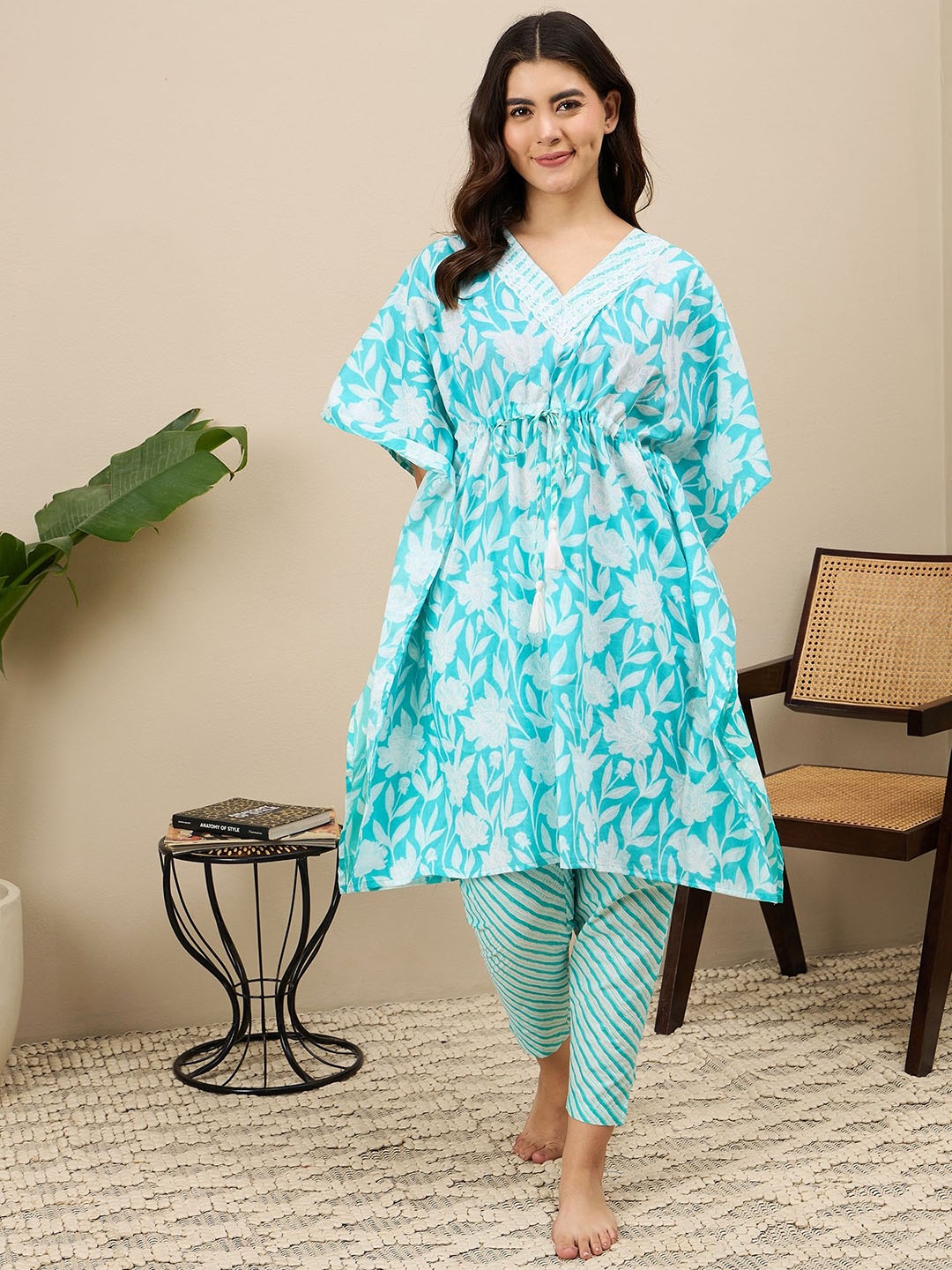 

ETC Women Floral Printed Night suit, Blue