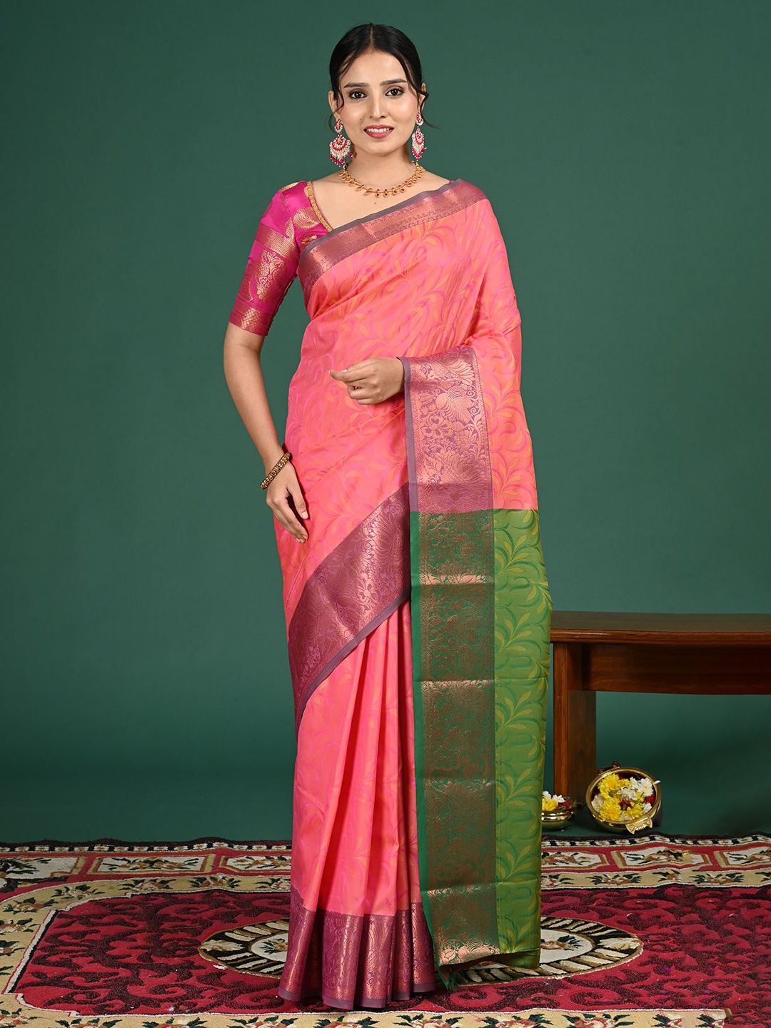 

HELLA FASHIONS Art Silk Saree, Pink