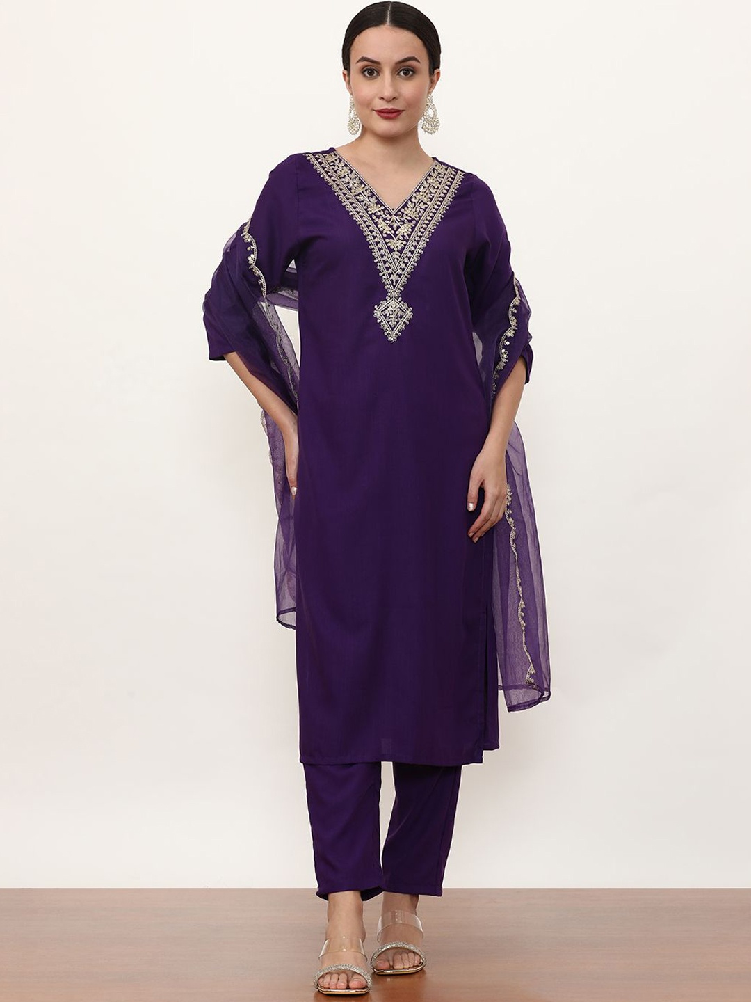 

Jaipur Kurti Women Ethnic Motifs Embroidered Regular Thread Work Kurta with Trousers & With Dupatta, Purple