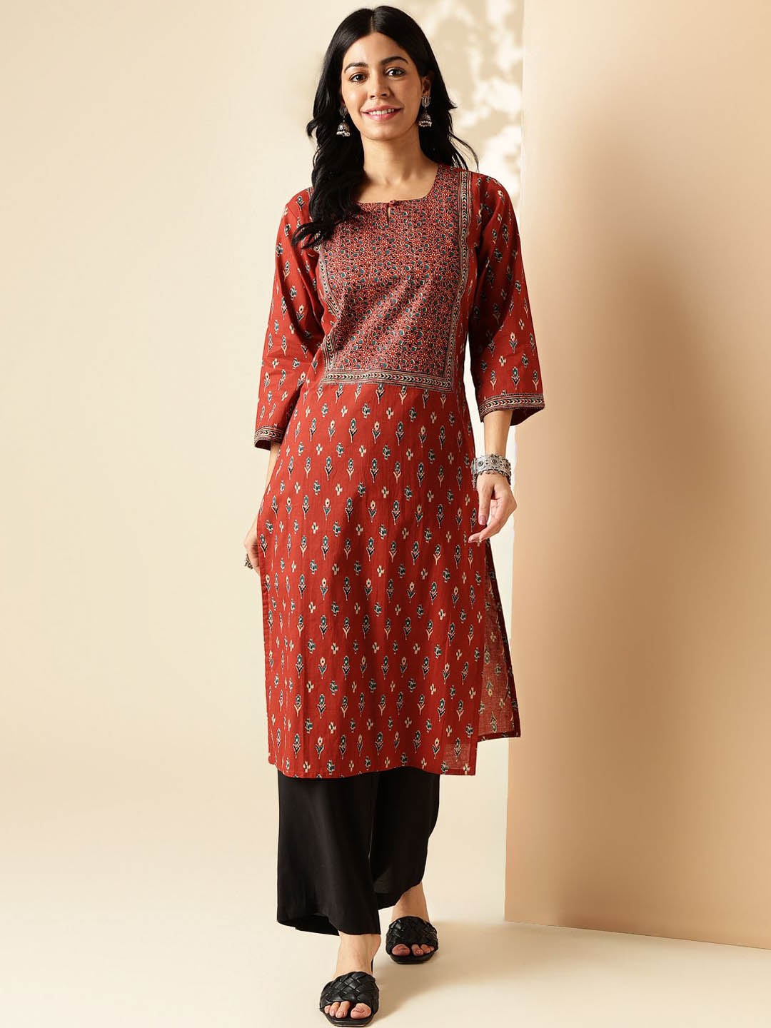 

Vbuyz Floral Printed Keyhole Neck Three-Quarter Sleeves Pure Cotton Straight Kurta, Maroon