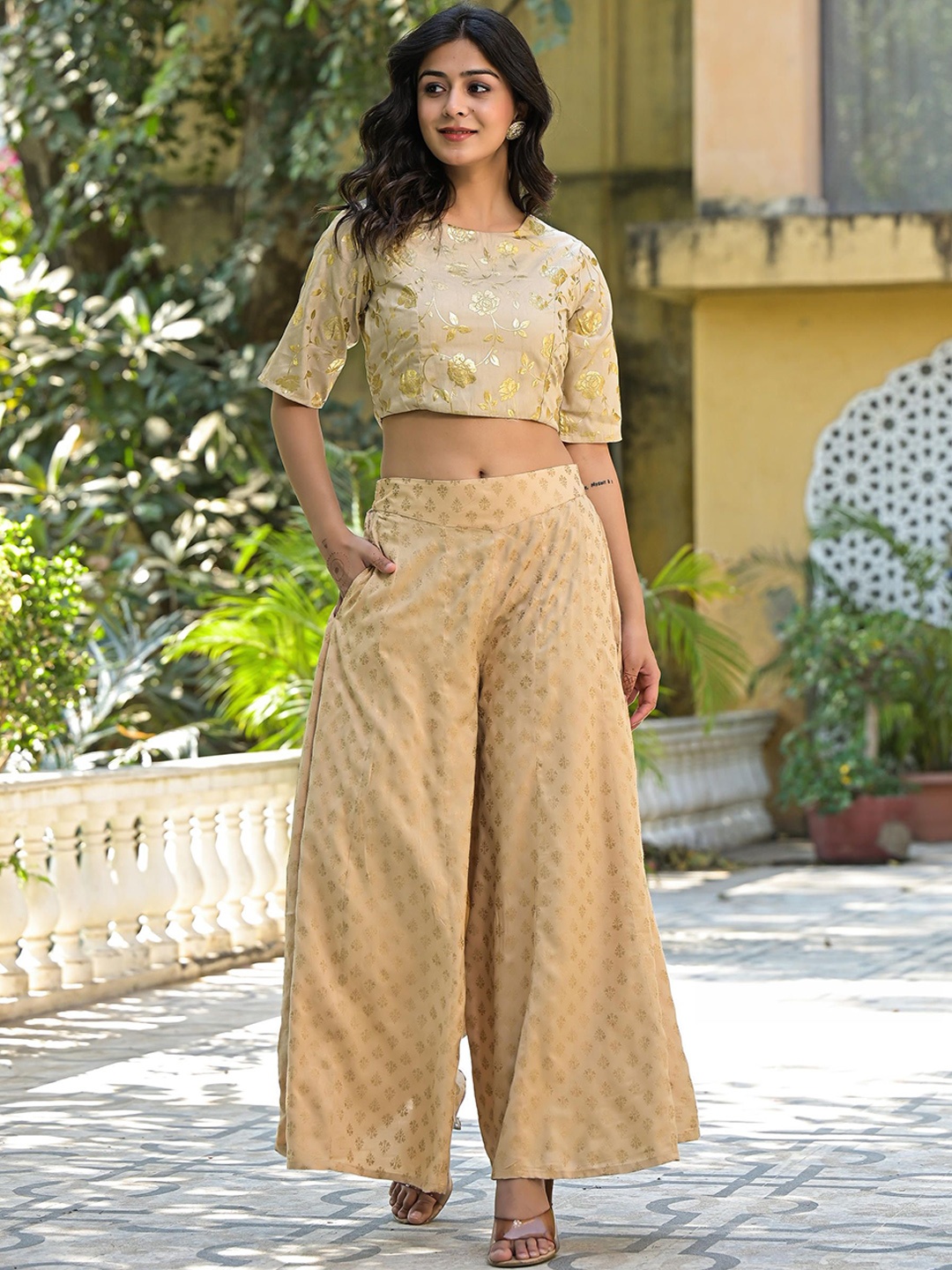 

Juniper Printed Saree Blouse, Beige