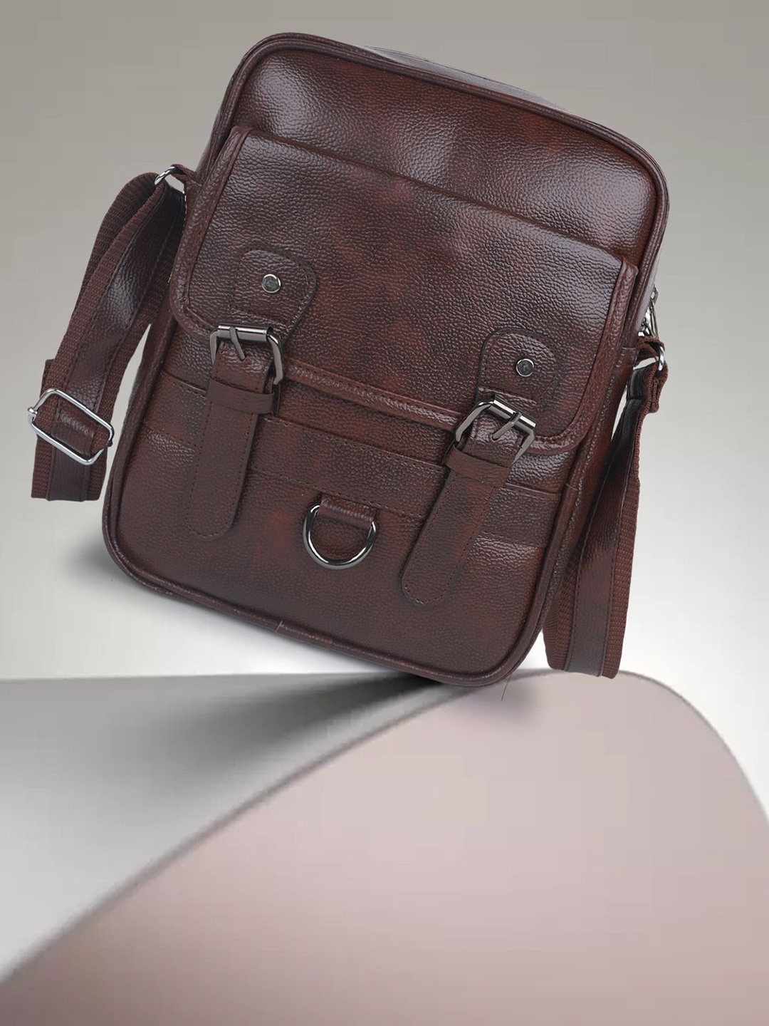 

SPOTIC Sling Bag, Brown