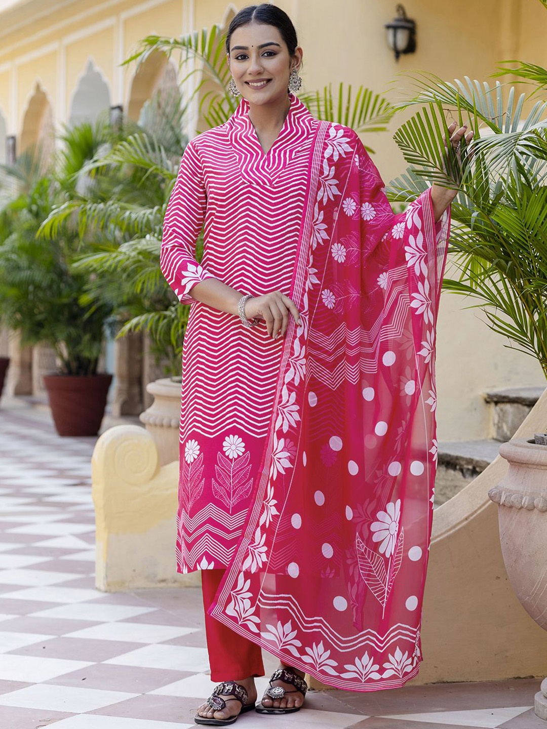 

Navlik Chevron Printed Straight Kurta With Trousers & Dupatta, Pink