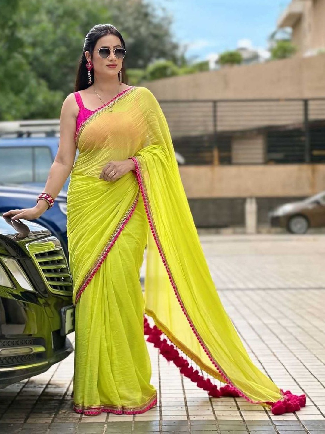 

Celeb Styles Embroidered Poly Georgette Designer Saree, Lime green