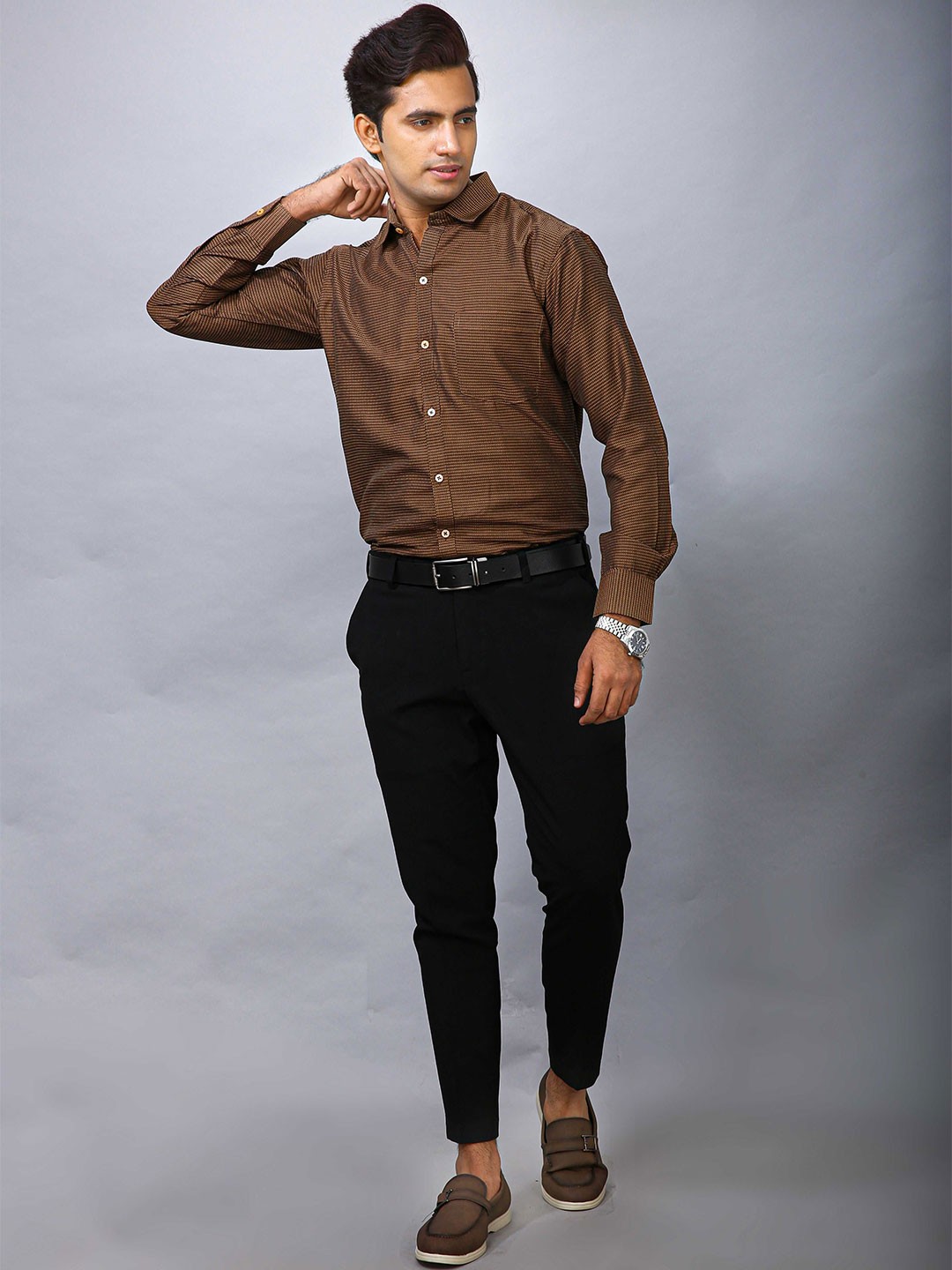 

BOWLIFESTYLE Men Classic Spread Collar Textured Formal Shirt, Coffee brown