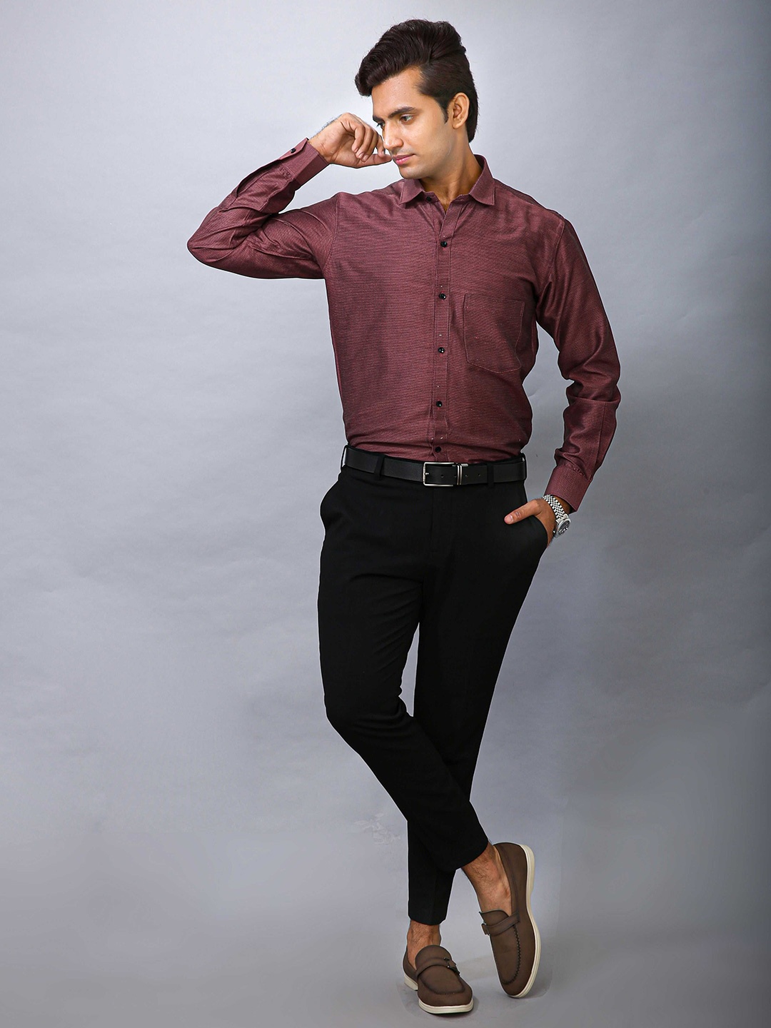 

BOWLIFESTYLE Men Classic Spread Collar Textured Formal Shirt, Purple