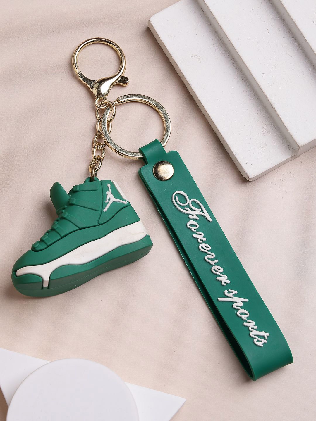 

KYDZI Shoes Key chain, Green