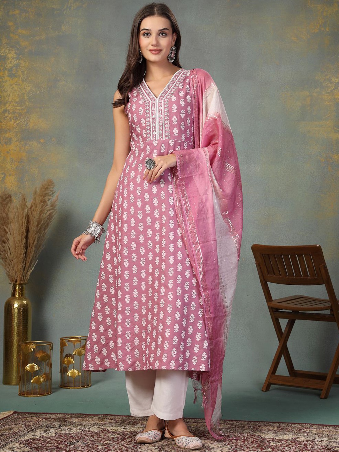 

Stylum Women Ethnic Motifs Printed Thread Work Lace Frills Bows and Ruffles Kurta, Mauve