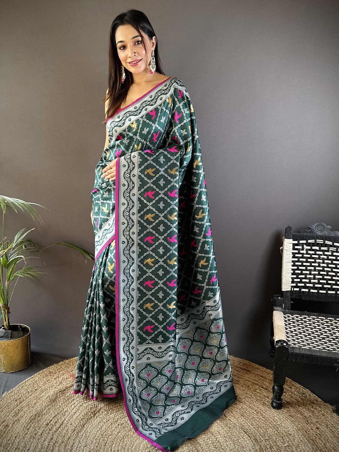 

Mitera Woven Design Zari Banarasi Saree, Green