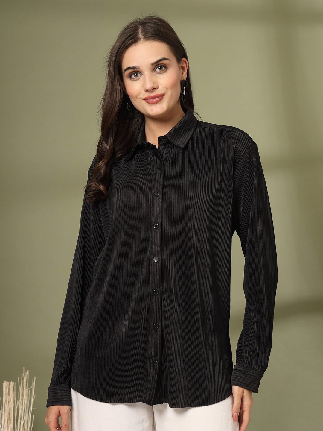 

plusS Women Spread Collar Textured Relaxed Fit Casual Shirt, Black