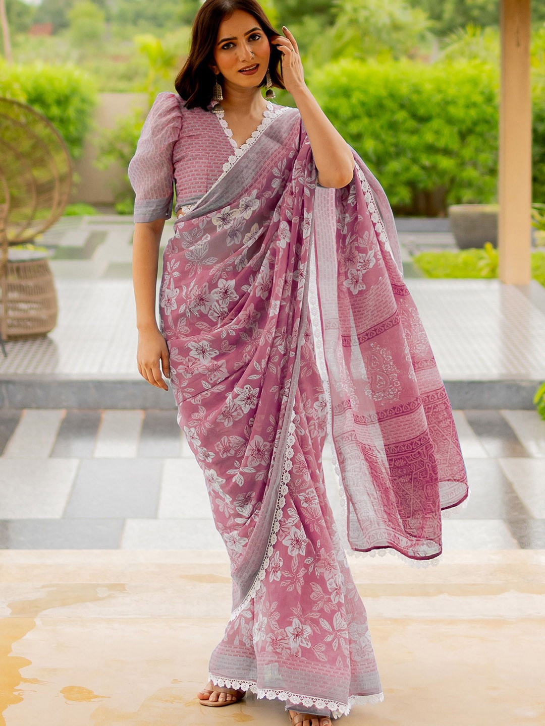 

KALINI Floral Printed Saree, Pink