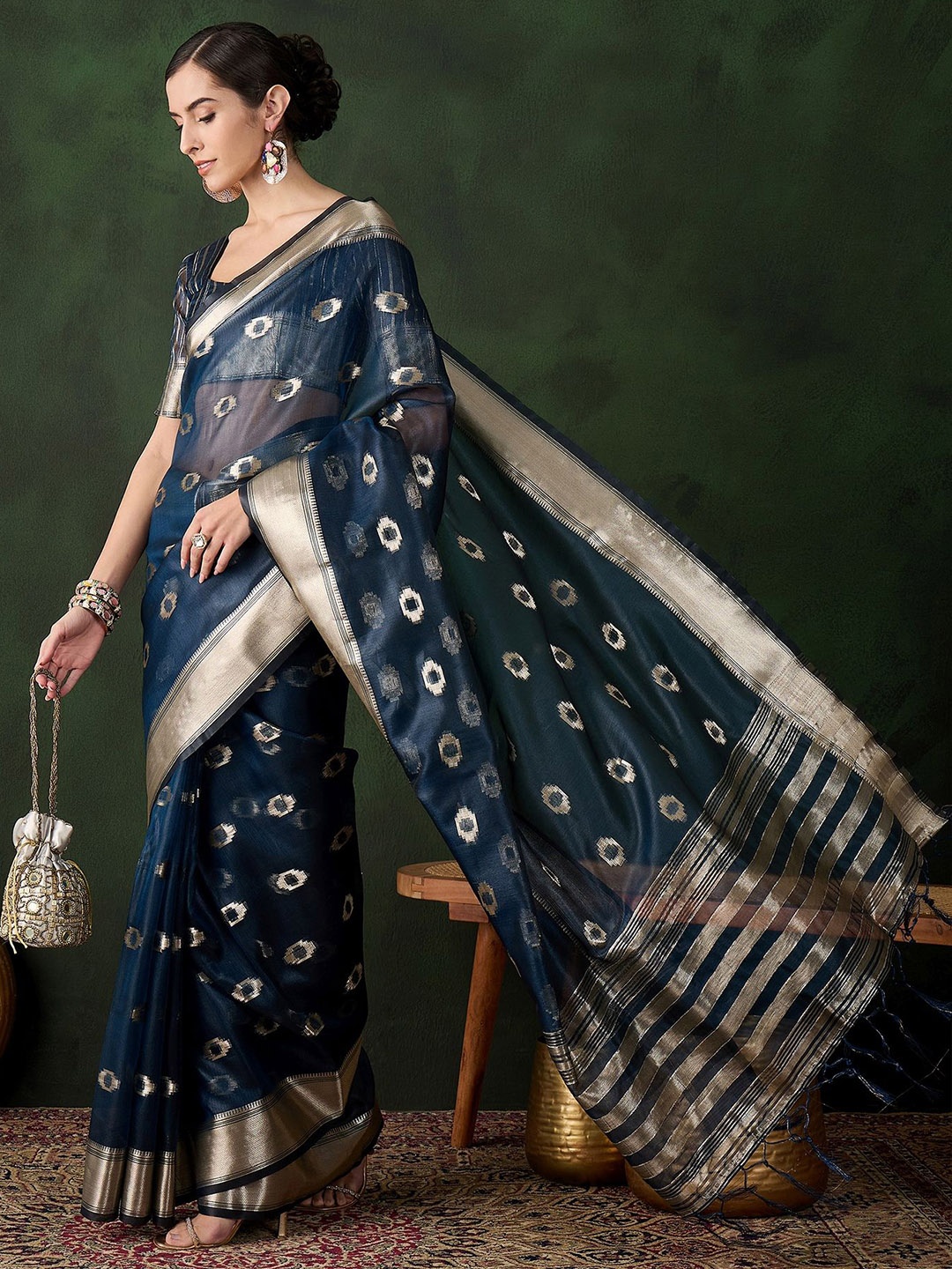

Sangria Woven Design Zari Kanjeevaram Saree With Blouse Piece, Teal
