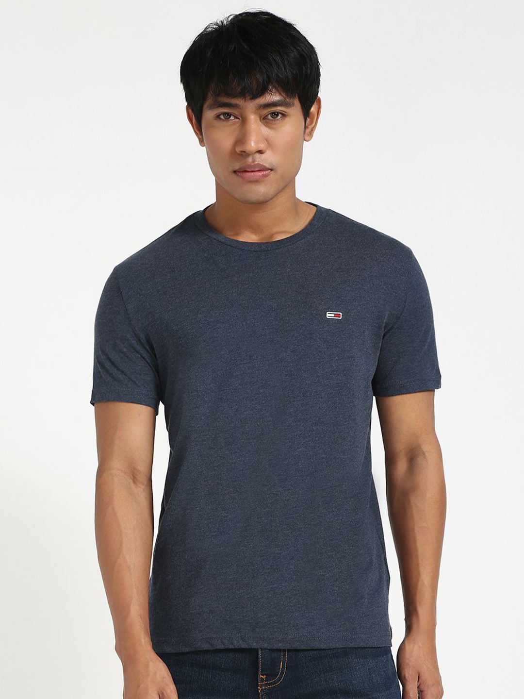 

Tommy Hilfiger Men Solid Slim Fit T-shirt, Navy blue