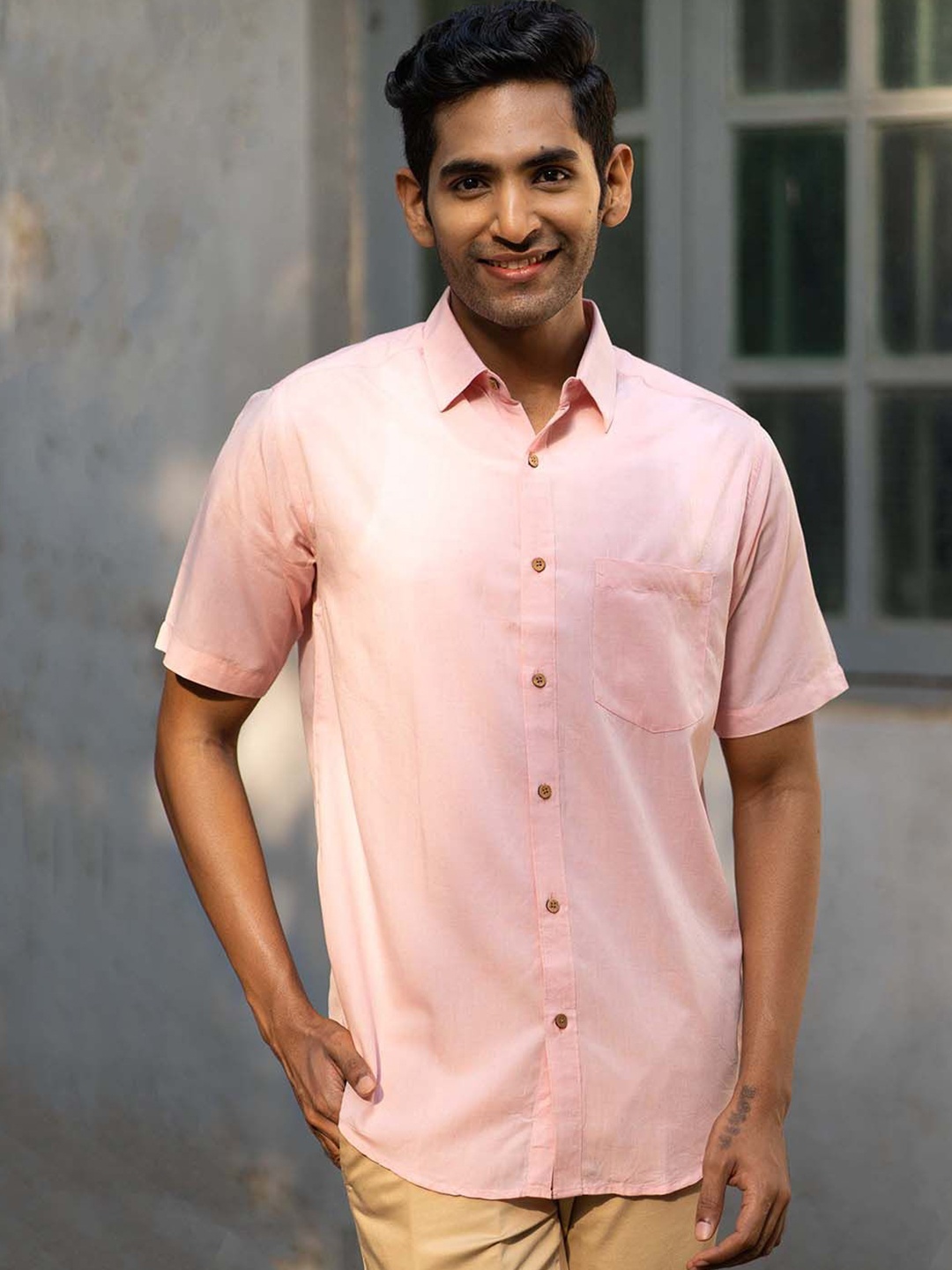 

Earthy Route Men Comfort Spread Collar Solid Casual Shirt, Pink