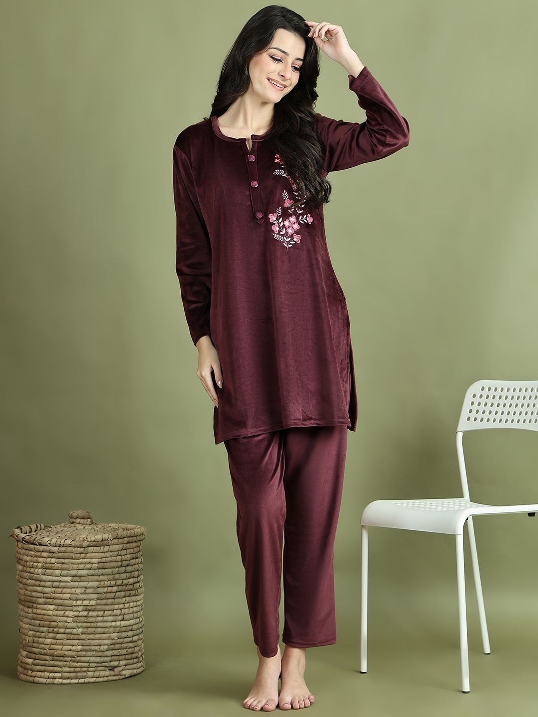 

TAG 7 Women Night suit, Burgundy