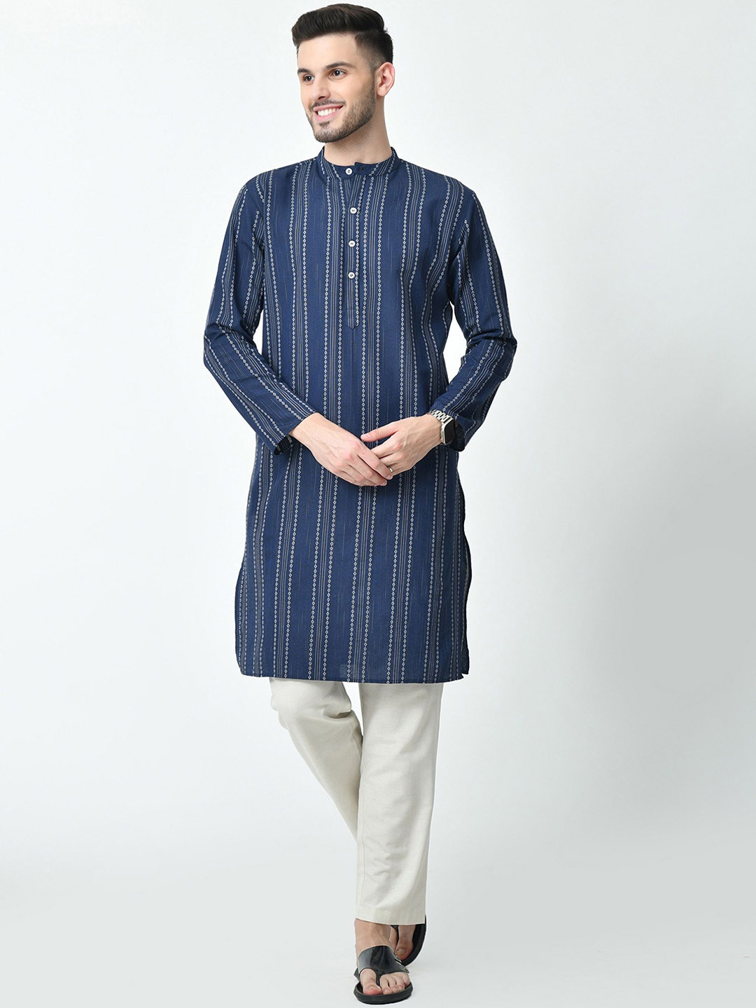

BAESD Men Striped Thread Work Kurta, Blue